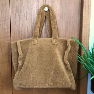 Preloved Stand Studio brown teddy XL tote!🐻